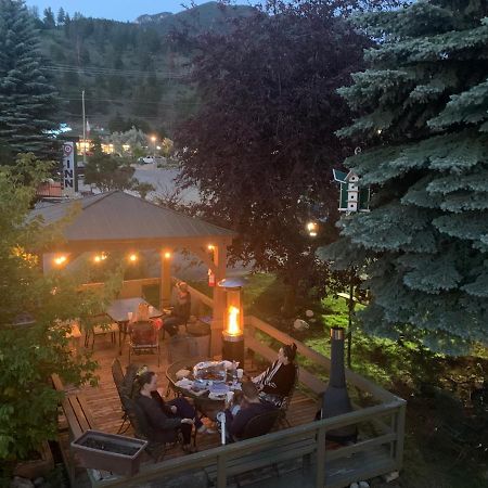 Destination Inn Radium Hot Springs Buitenkant foto
