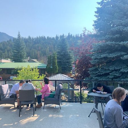 Destination Inn Radium Hot Springs Buitenkant foto
