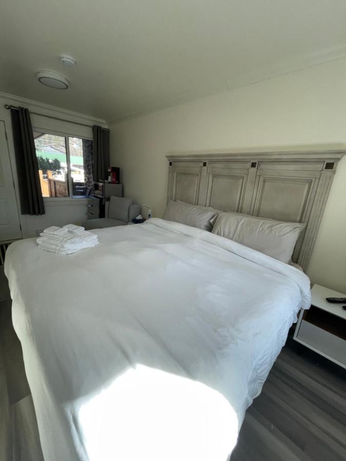 Destination Inn Radium Hot Springs Buitenkant foto
