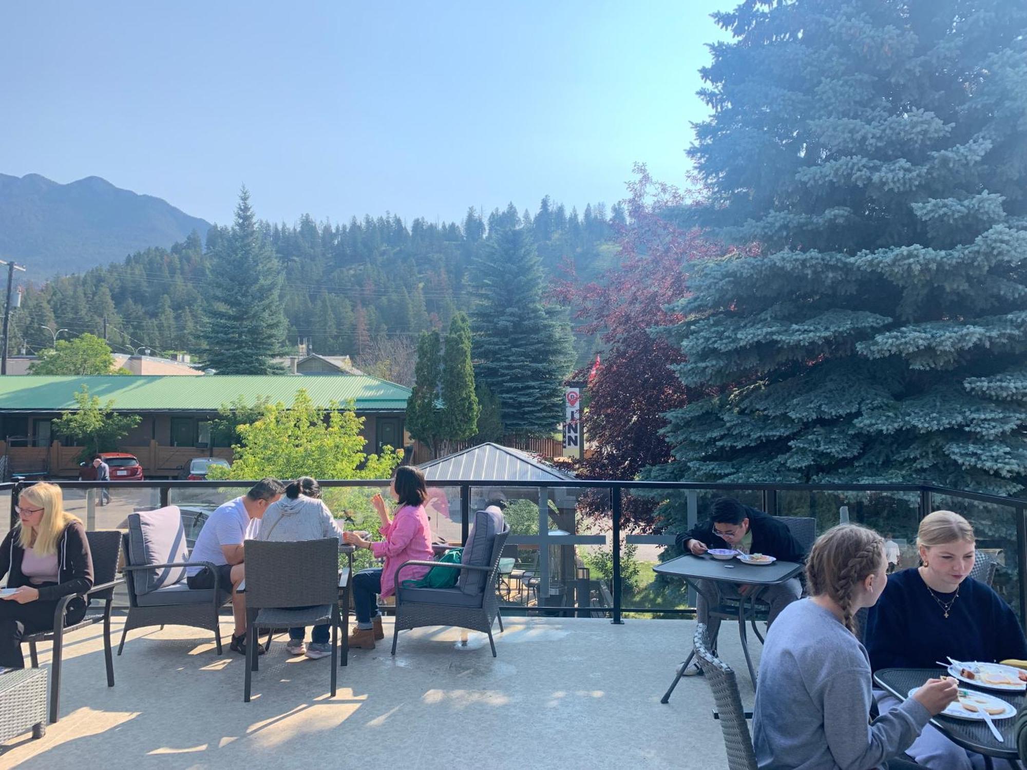 Destination Inn Radium Hot Springs Buitenkant foto